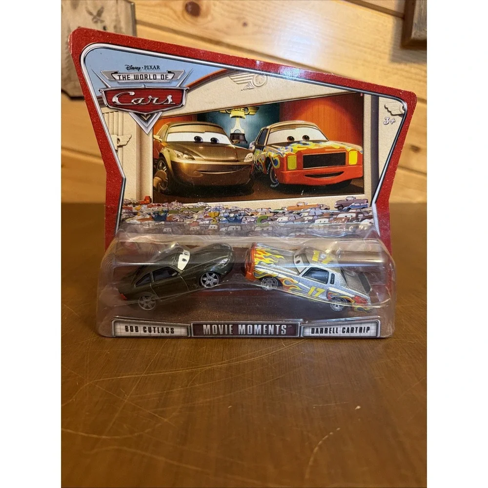 Disney Pixar The World of Cars Darrell Cartrip #17 Bob Cutlass Movie Moments